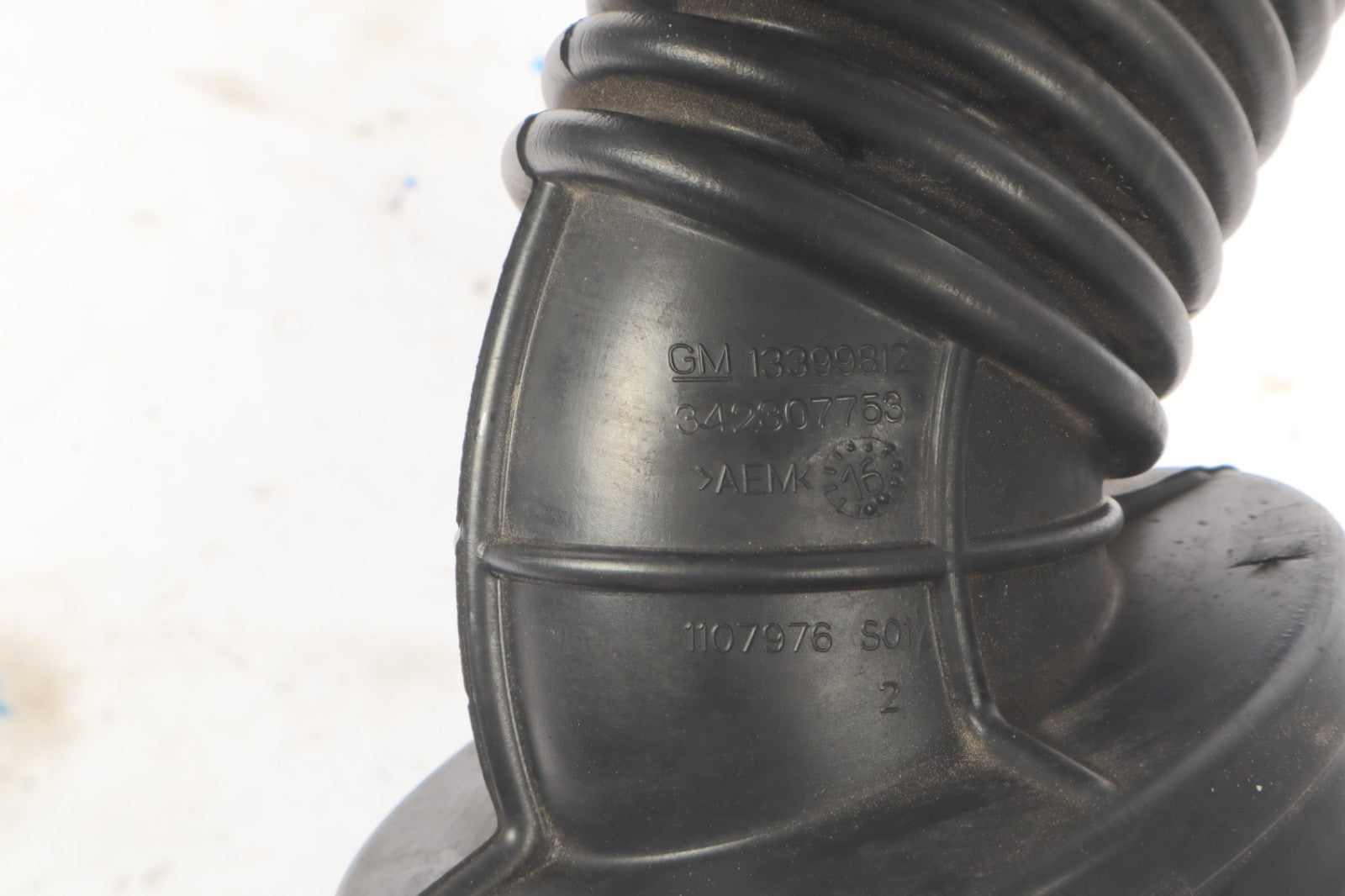 2016–2019 BUICK CASCADA Air intake hose to turbocharger OEM