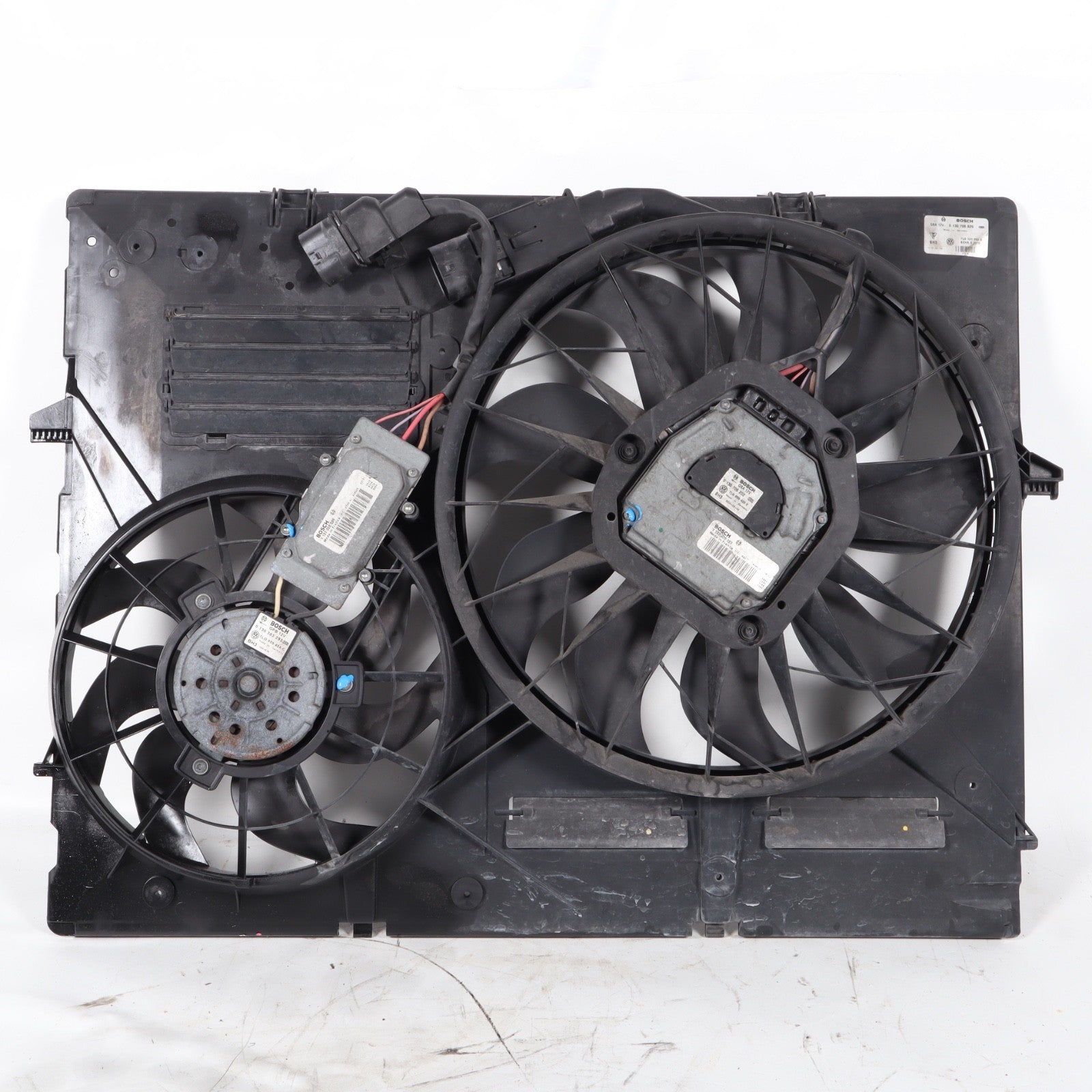 2005 - 2006 Porsche Cayenne Complete Engine Cooling Radiator Fan OEM