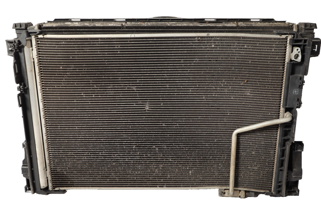 08-17 Mercedes W207 E350 Coupe Engine Cooling Radiator 2045003003 OEM