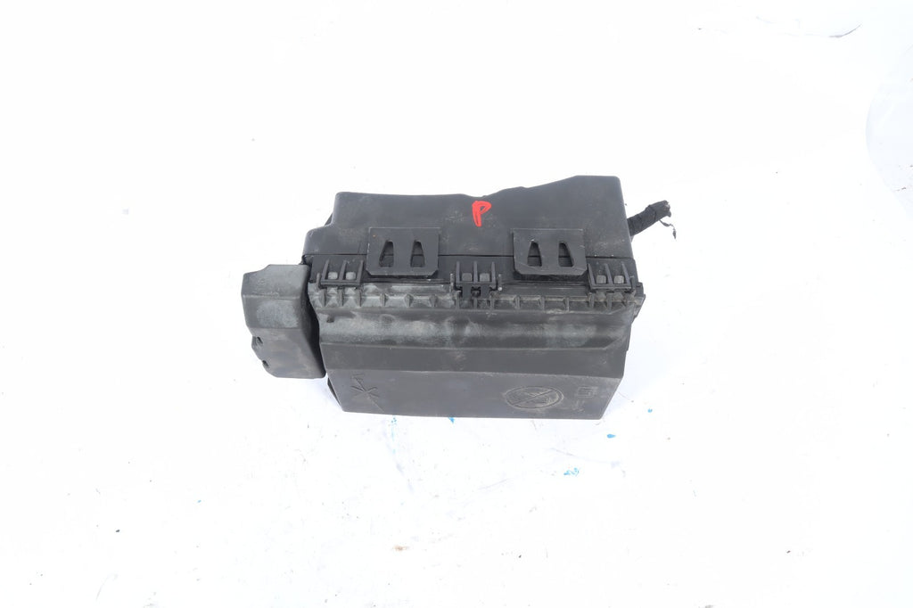 2016-2018 BUICK CASCADA FUSE BOX OEM
