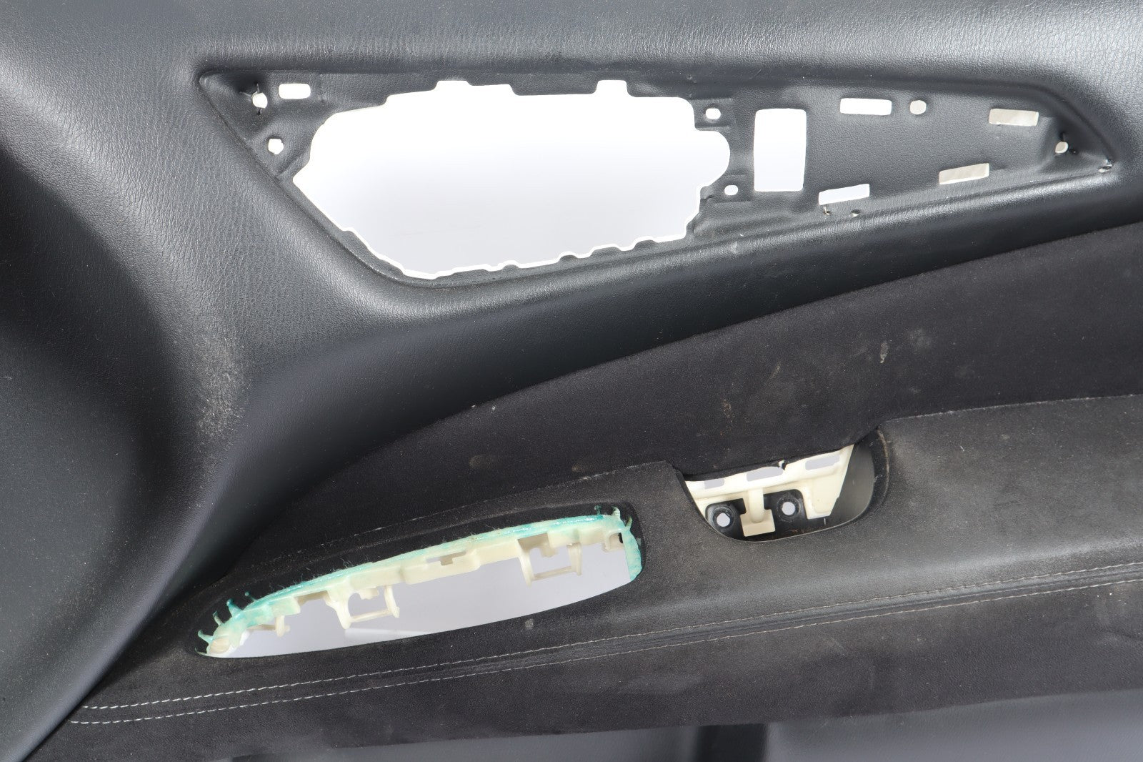 2014-2016 NISSAN PATHFINDER FRONT RIGHT DOOR TRIM PANEL OEM