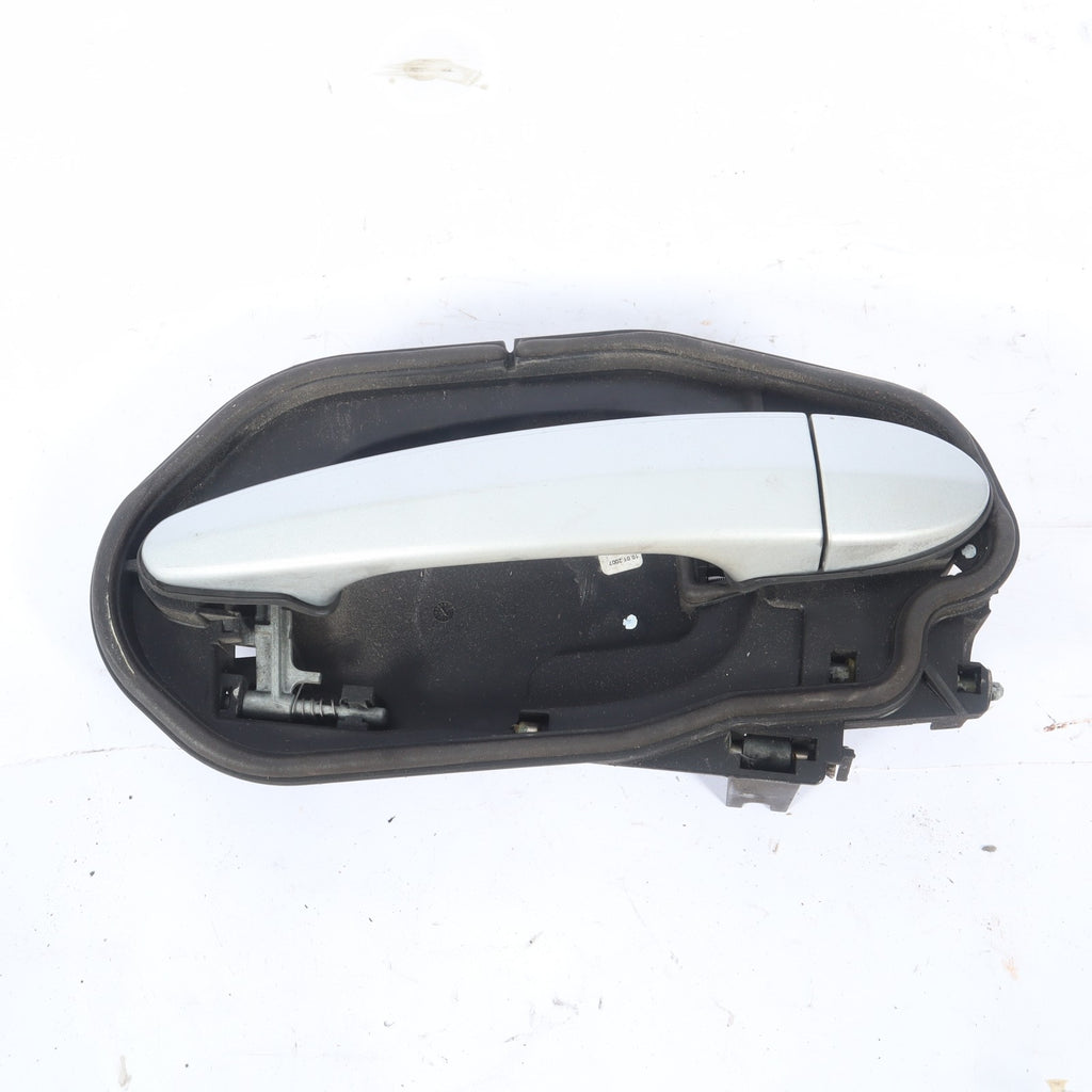 2004-2010 BMW X3 FRONT RIGHT SIDE EXTERIOR DOOR HANDLE BEZEL OEM 7034544