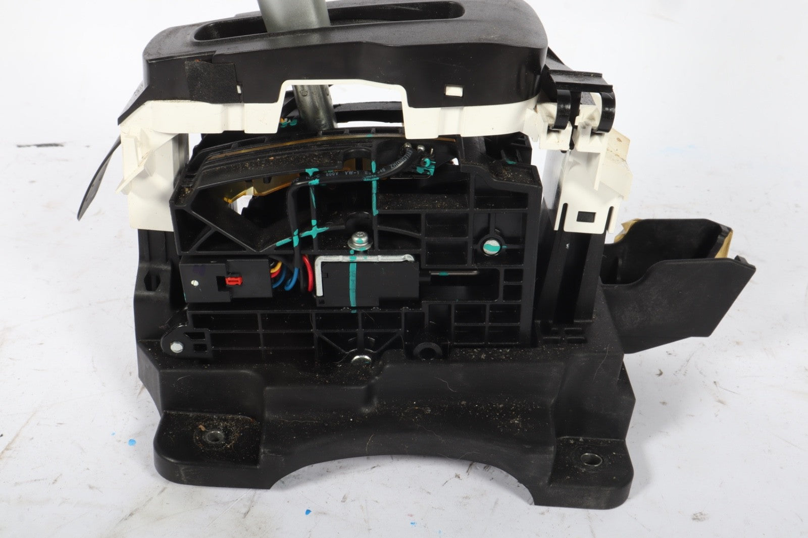 2017- 2020 CHEVROLET SONIC AUTOMATIC FLOOR GEAR SHIFTER ASSEMBLY 42514250 OEM