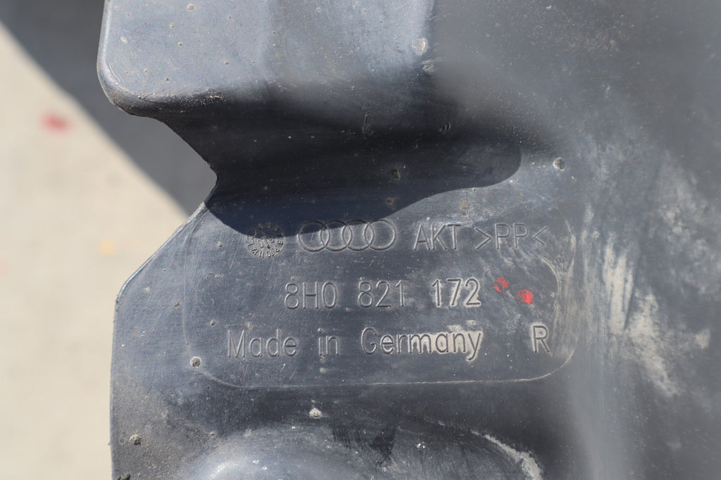 2002-2005 AUDI A4 B6 CONVERTIBLE RIGHT SIDE WHEEL ARCH LINER OEM 8H0821172