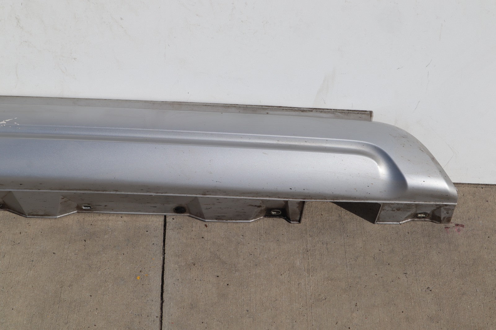 2006-2008 BMW X3 RIGHT SIDE SKIRT ROCKER PANEL OEM ONLY PICK UP!!!