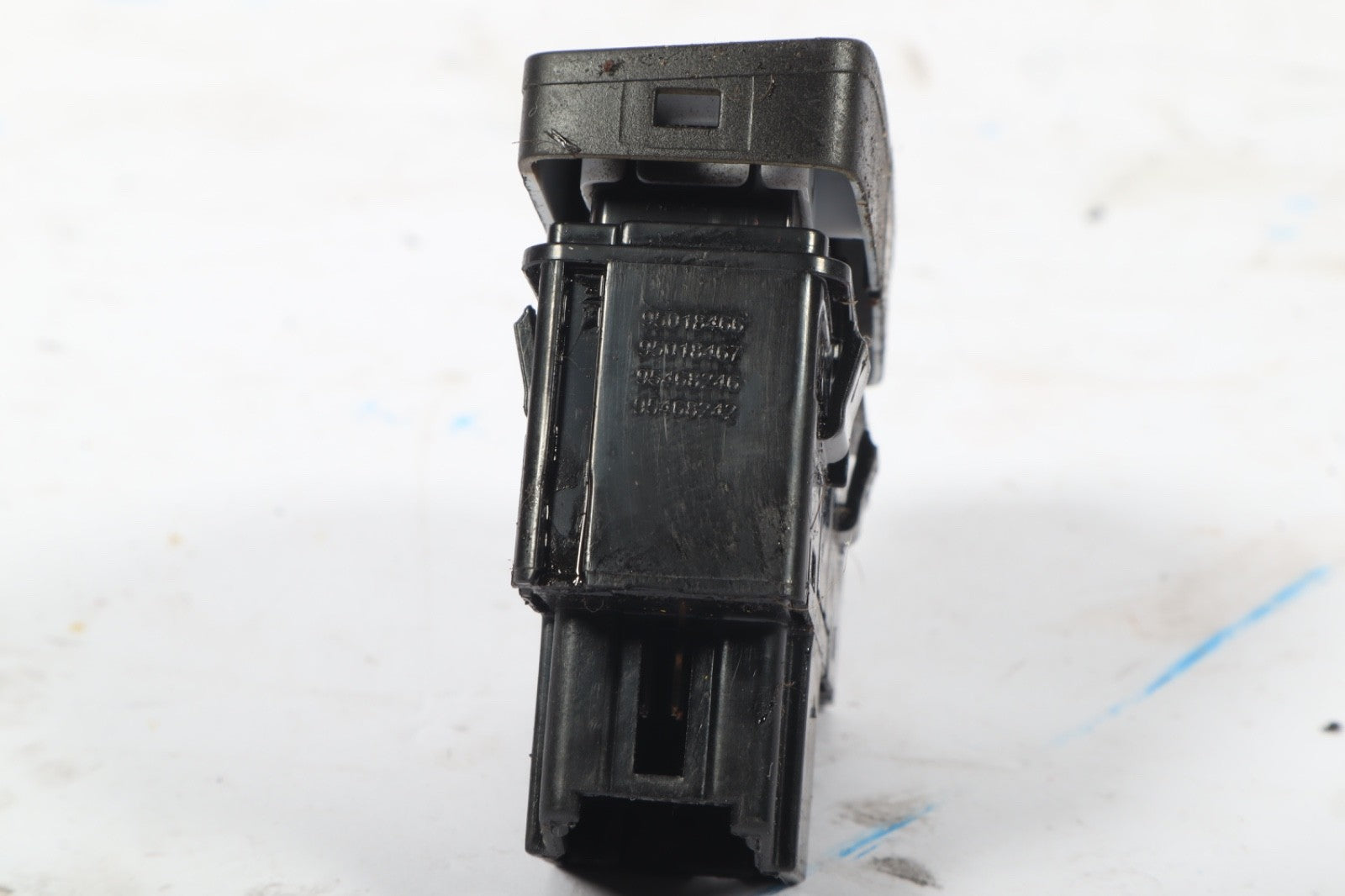2017 - 2020 CHEVROLET SONIC TRUNK SWITCH BUTTONS OEM