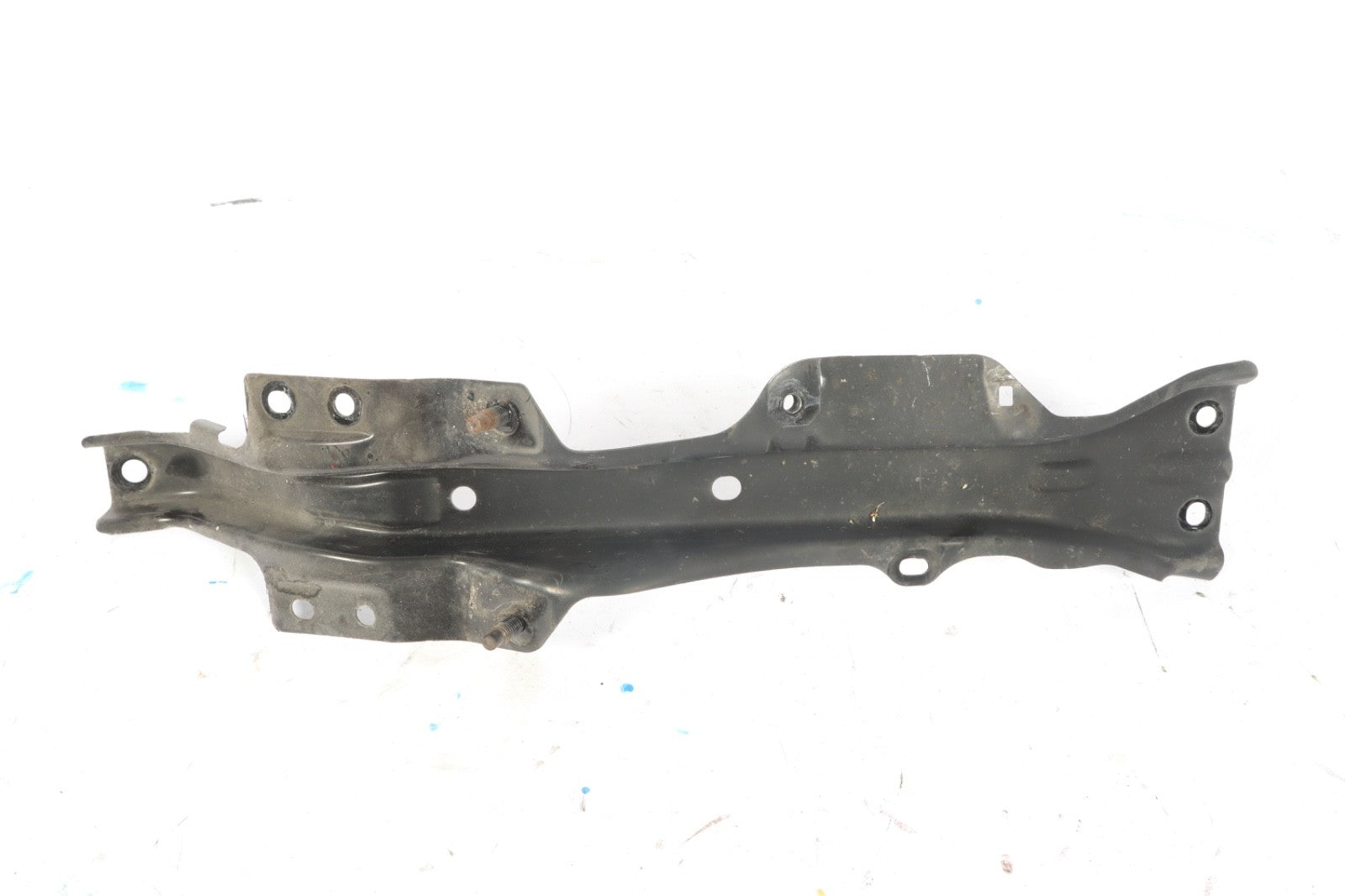 2018-2023 NISSAN LEAF RADIATIRS SUPPORT HOLDER BRACKET OEM