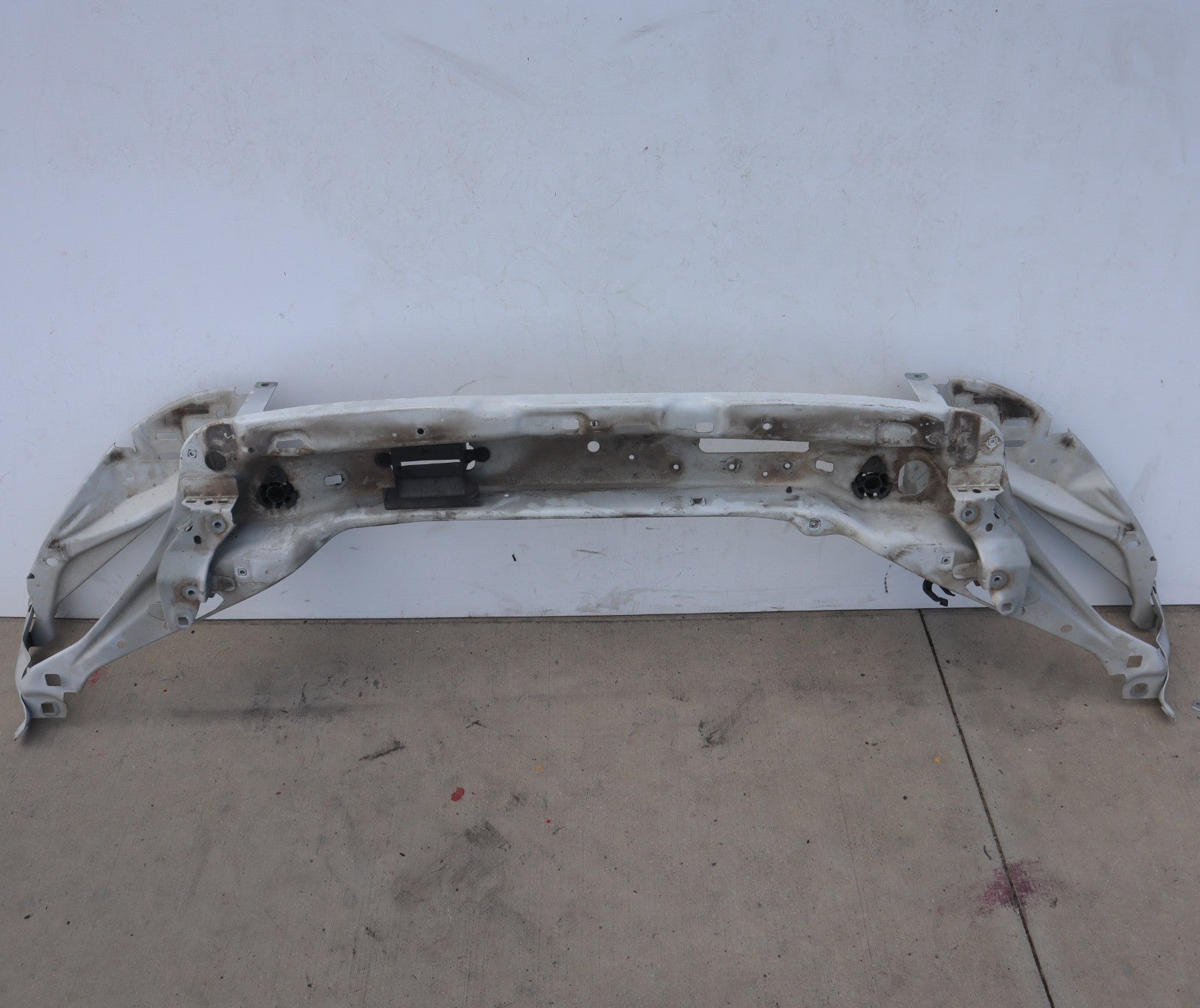 2006-2013 VOLVO C70 T5 RADIATOR SUPPORT BRACKET UPPER OEM