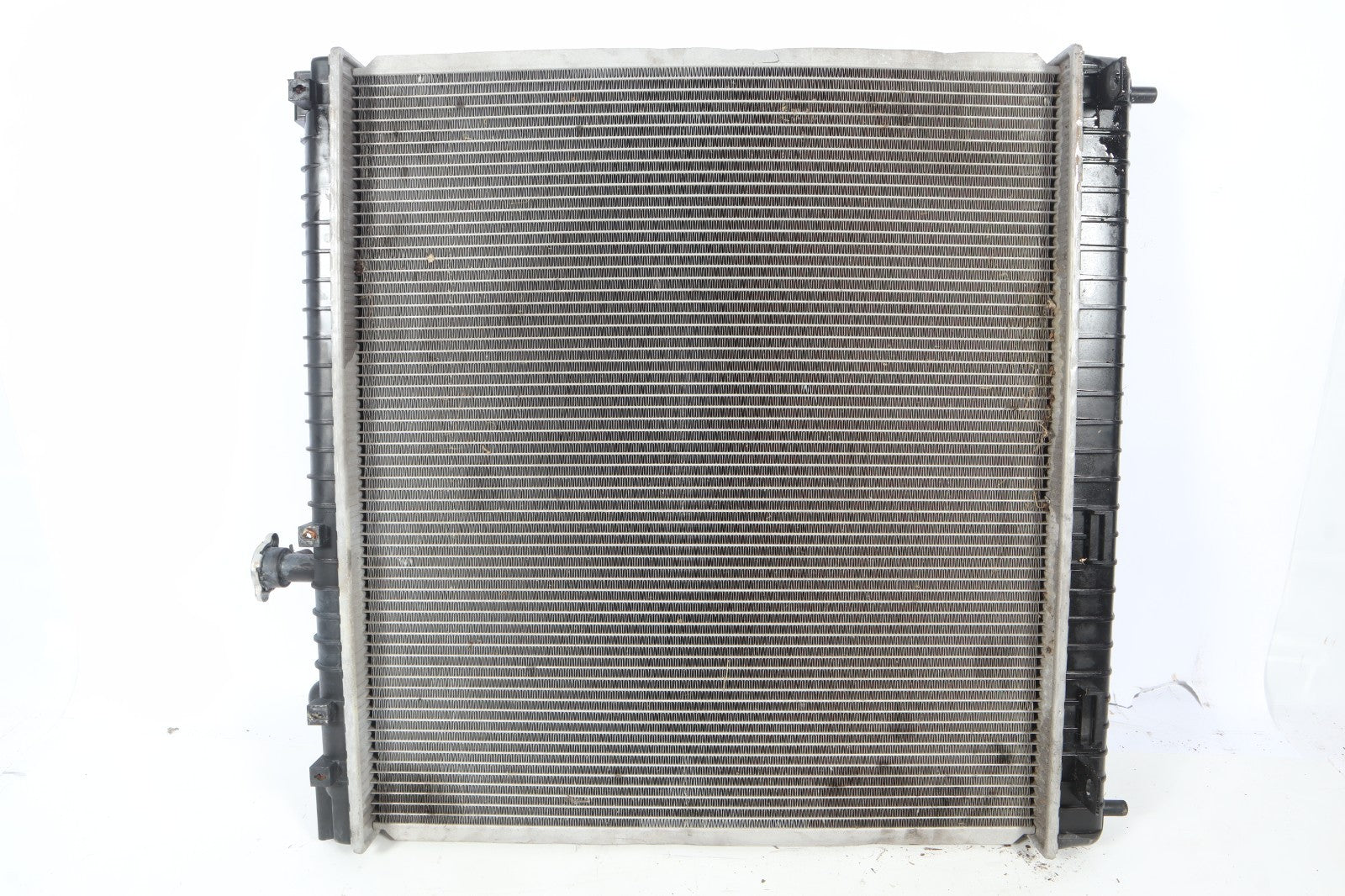 2005-2015 NISSAN ARMADA 2004-2011 NISSAN TITAN RADIATOR