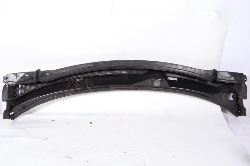 2015 - 2022 MITSUBISHI OUTLANDER WINDSHIELD WIPER COWL GRILLE TOP PANEL OEM