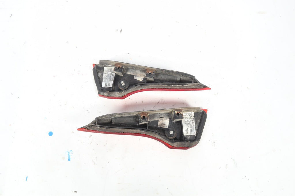2006-2013 VOLVO C70 LEFT RIGHT SIDE TRUNK MOUNTED TAIL LIGTH OEM  31278314