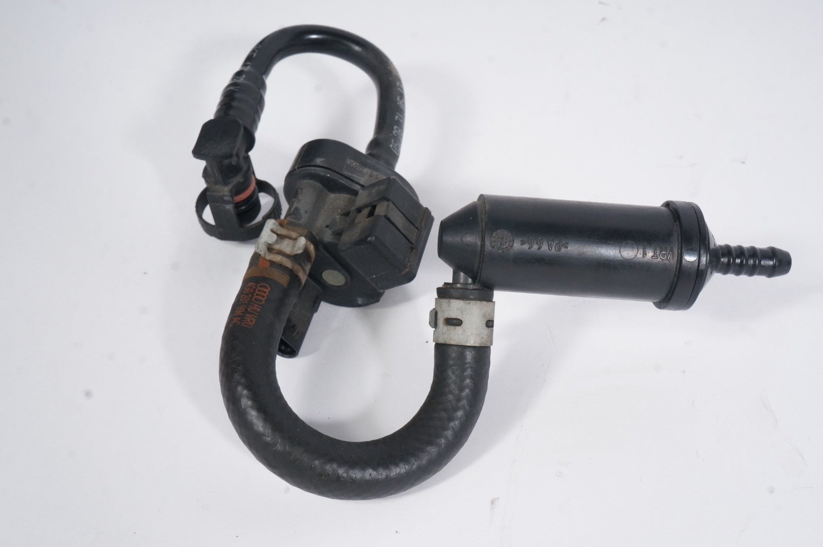 2012 - 2014 AUDI A7 QUATTRO 3.0L - Purge Valve W/ Connecting TUBE 06E133781E
