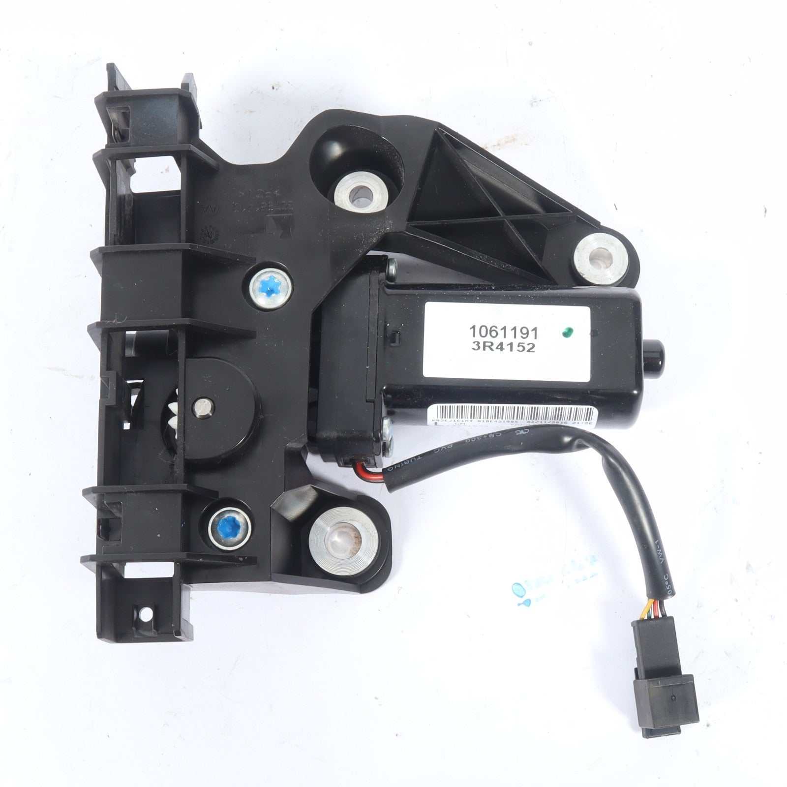 2016-2019 BUICK CASCADA LEFT SEAT BELT ADJUSTER FEEDER OEM 13371579