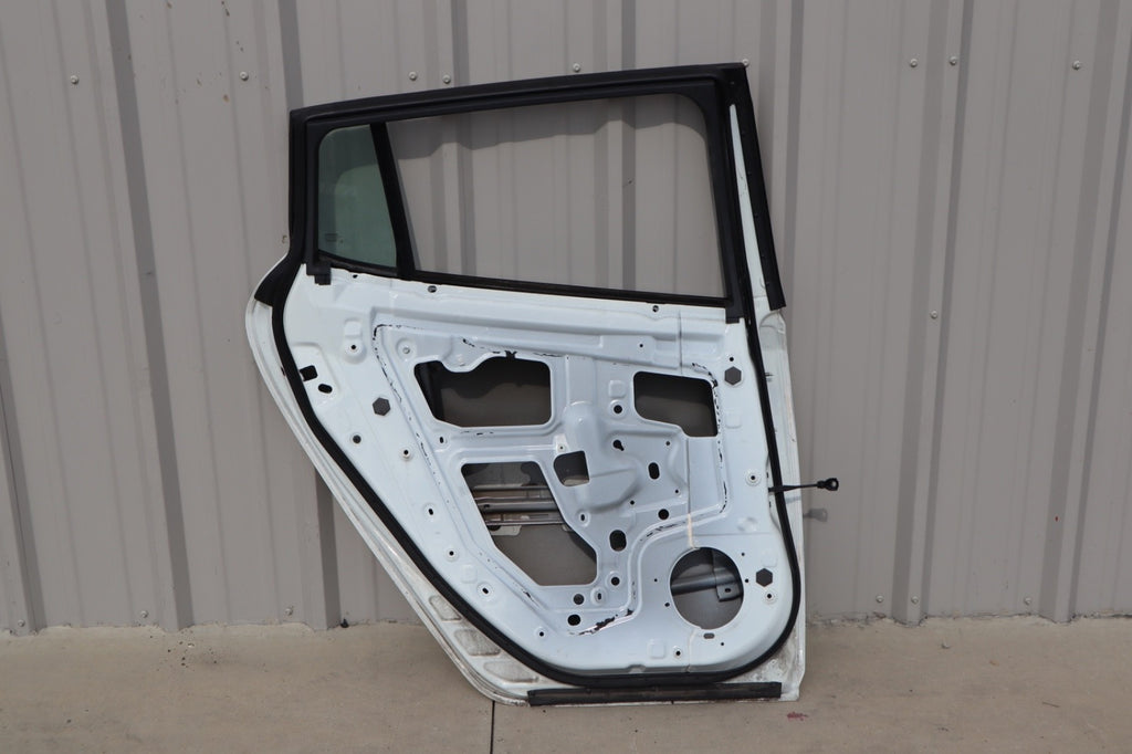 2013-2024 NISSAN LEAF FREAR DOOR PASSENGER SIDE LEFT  ONLY PICK UP!!!