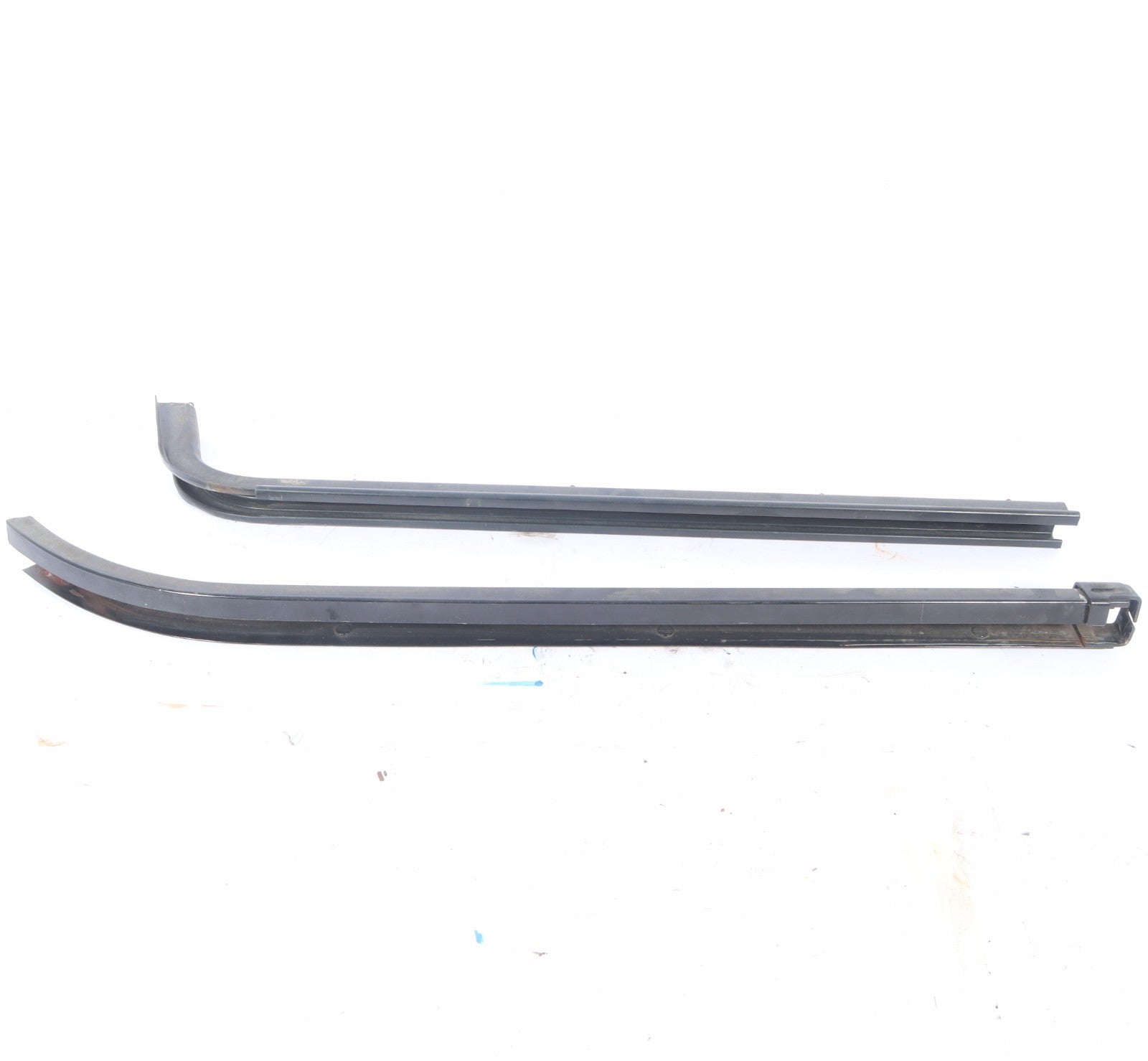 2011-2017 DODGE GRAND CARAVAN RIGHT SIDE SLIDING DOOR RAIL OEM