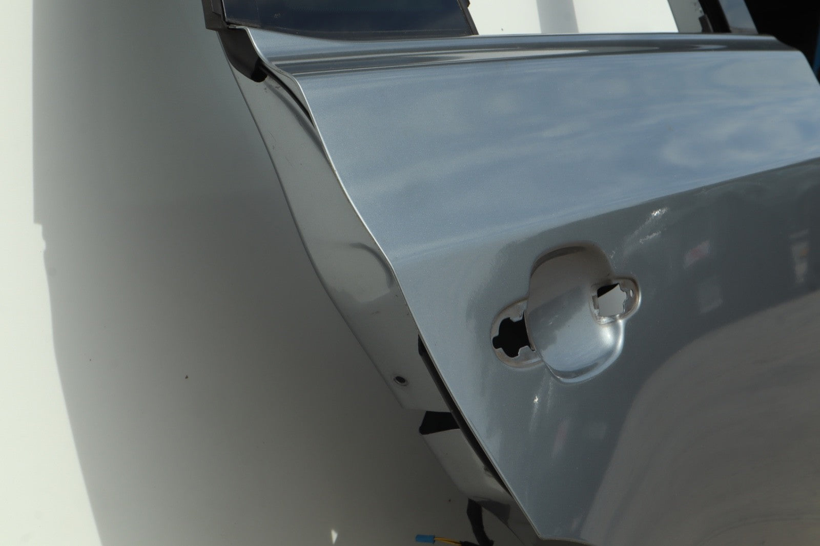 2004-2010 BMW X3 E83 Rear Right Driver Side Door Shell  OEM ONLY PICK UP!!!