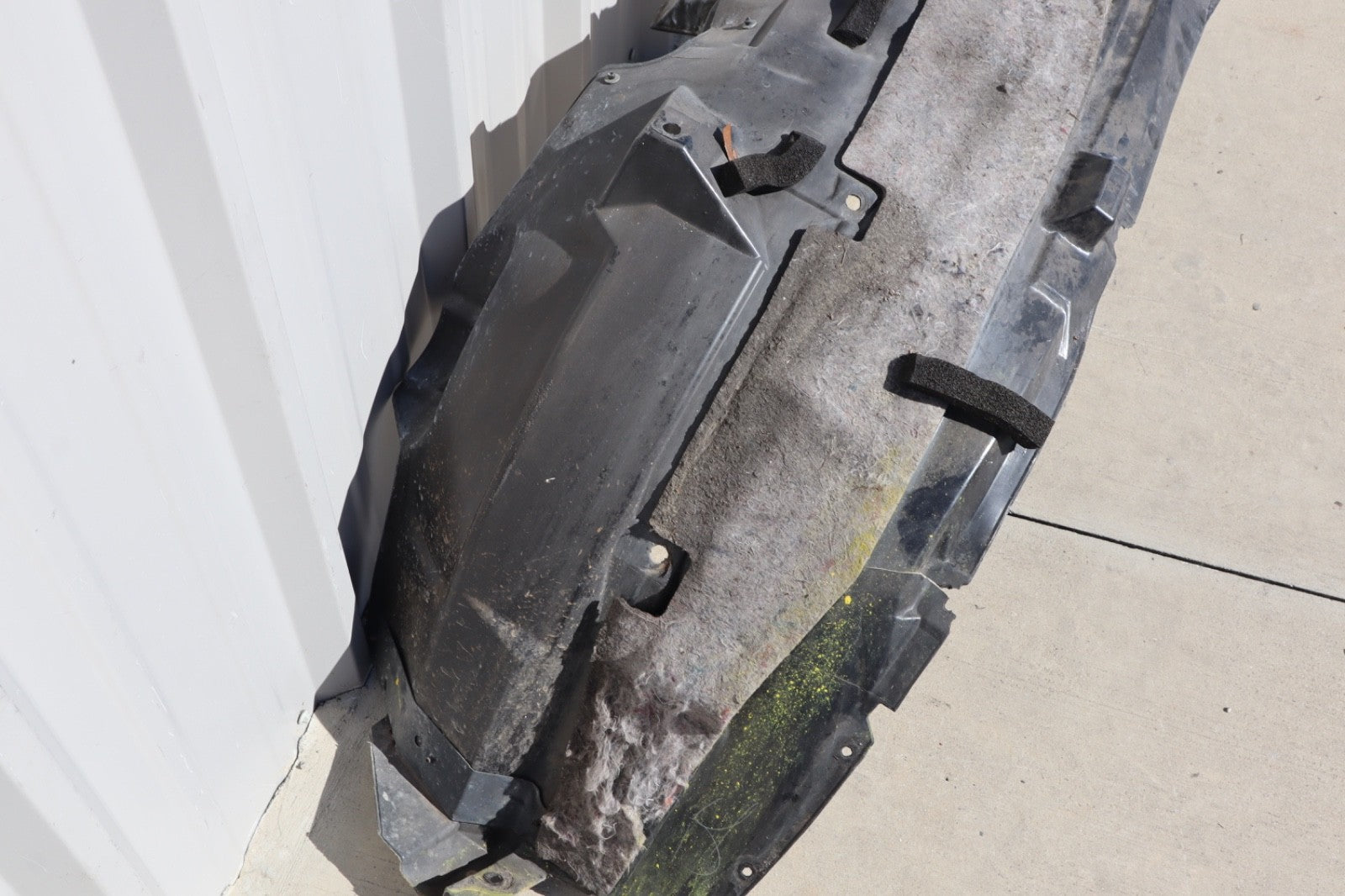 04-07 Nissan Titan Armada Front Right Fender Liner Splash Shield 63840-7S200 OEM