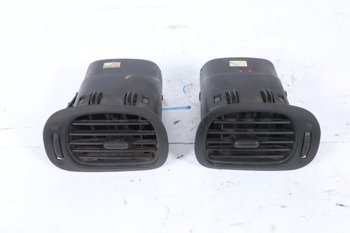 2004 -2007 DODGE CARAVAN CHRYSLER TOWN COUNTRY AIR VENT RIGHT LEFT SIDE DASH OEM