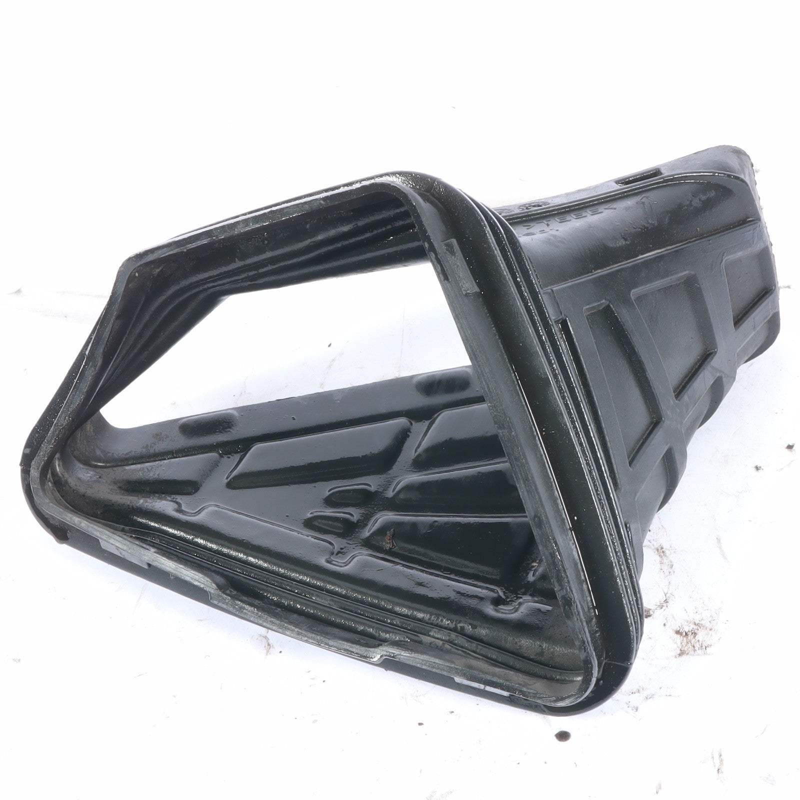 2009-2016 AUDI Q5 ENGINE BAY AIR INTAKE HOSE DUCT OEM