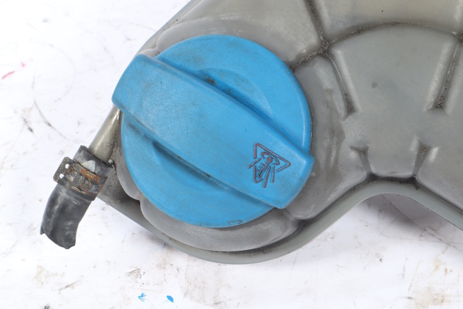 2002-2009 Audi A4 Coolant Expansion Reservoir Tank w/Blue Cap 8E0121403A OEM