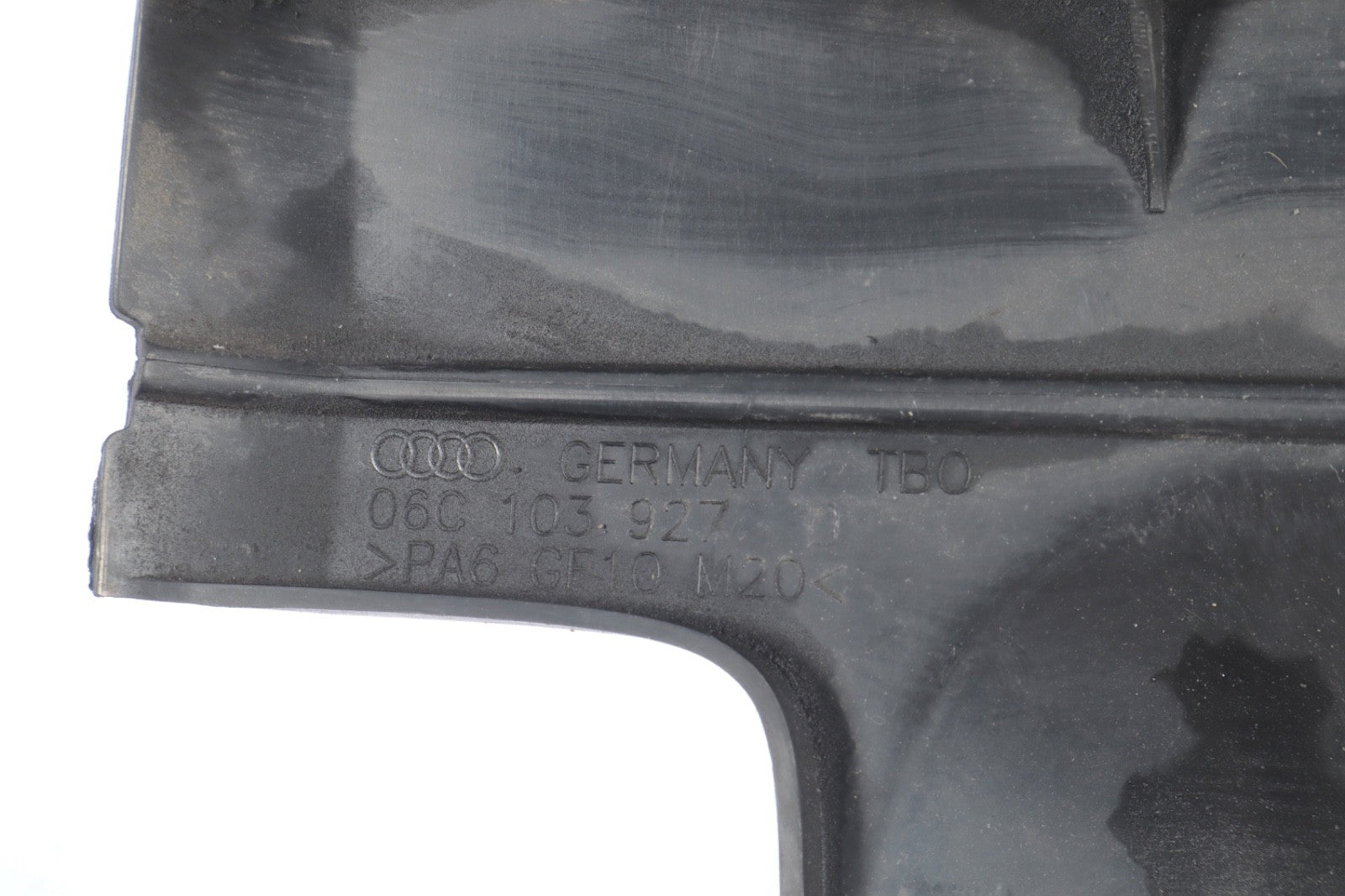 Audi A4 B6 A6 C5 C6 A8 D3 Front Engine Cover V6 3.0 06C103927D 02-06 2002 2003