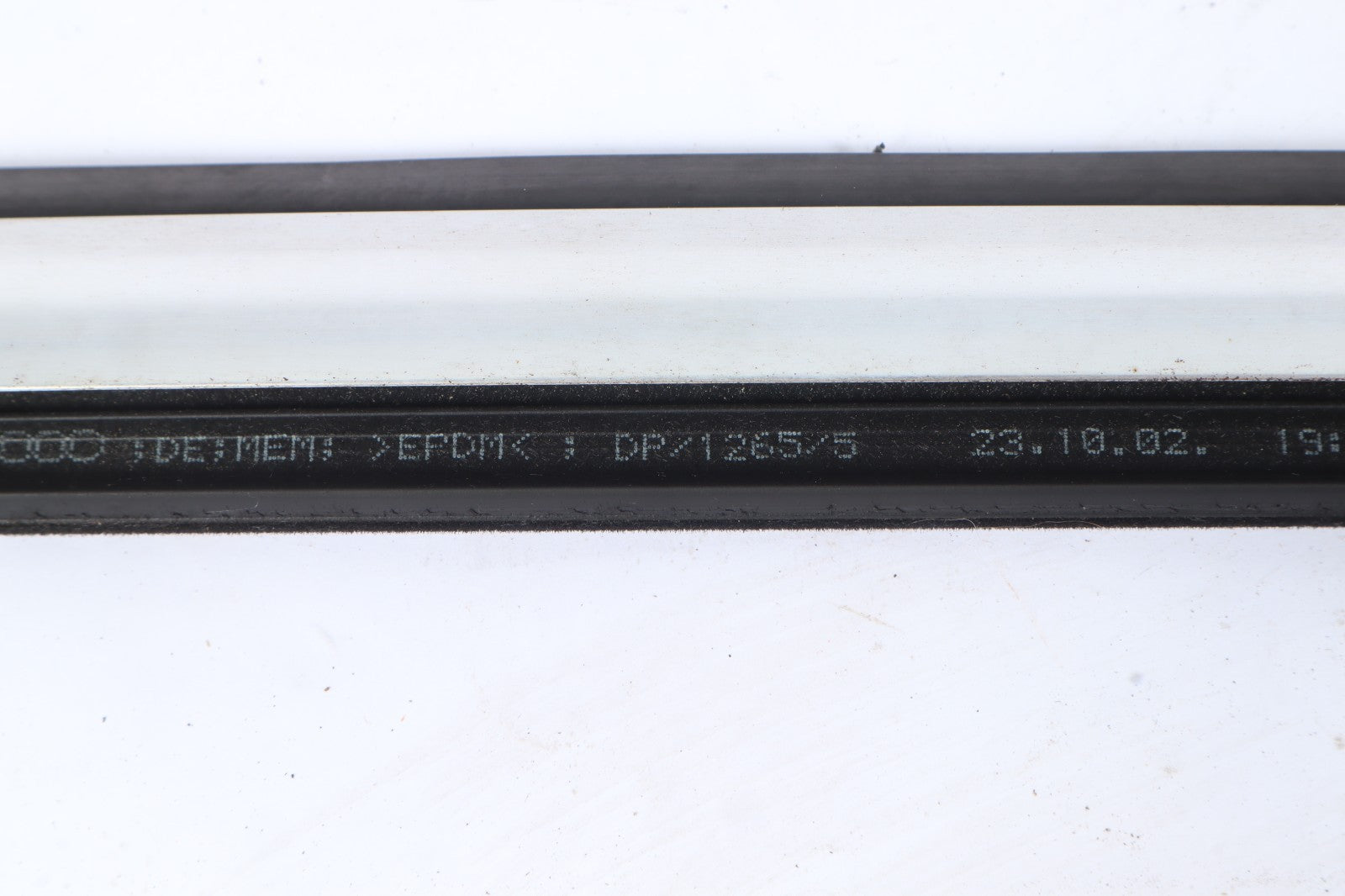 2003 AUDI A4 CONVERTIBLE RIGHT DOOR MOLDING OEM