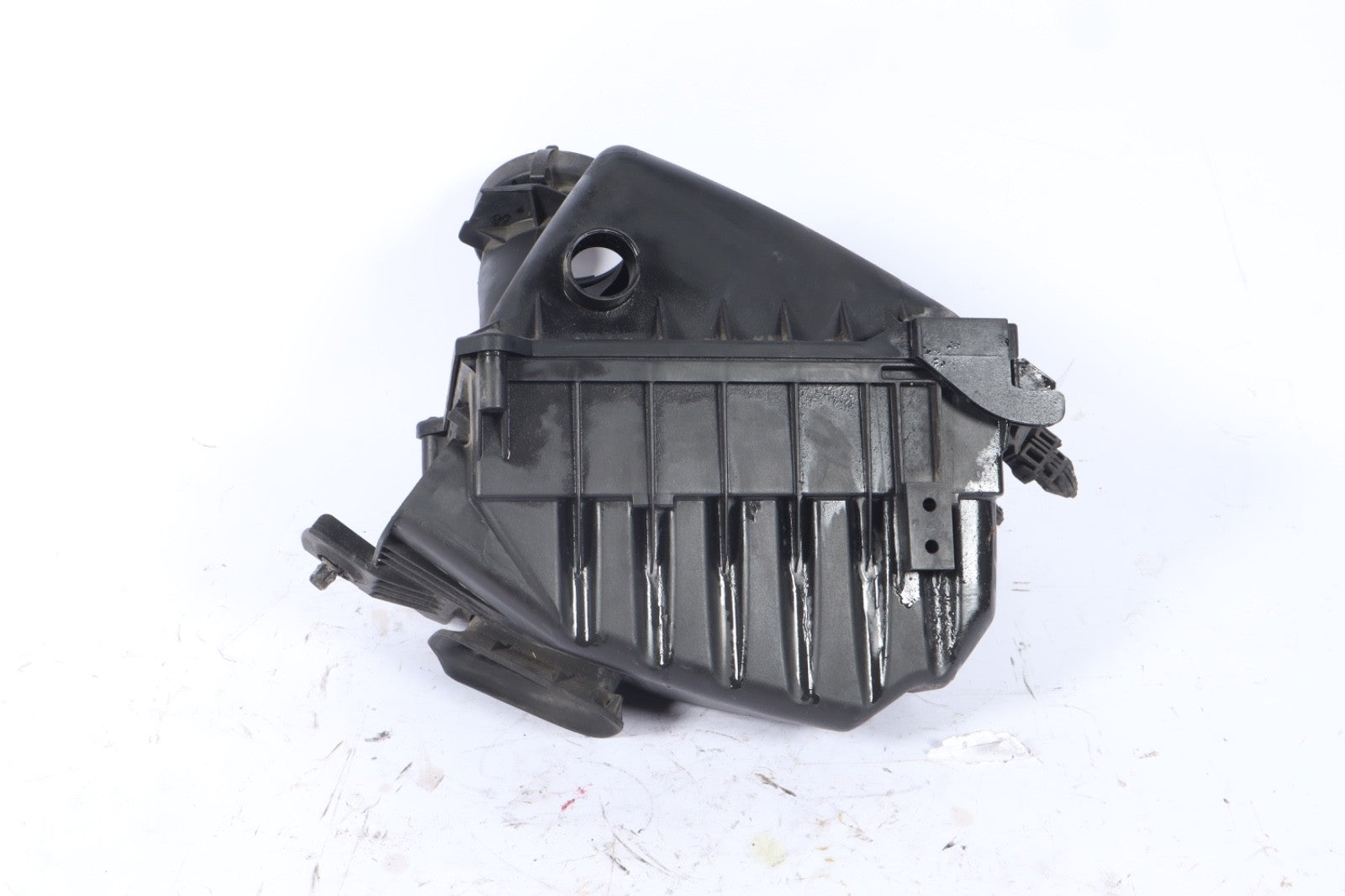 2001-2008 AUDI A4 AIR FILTER BOX TOP 06C133843  OEM