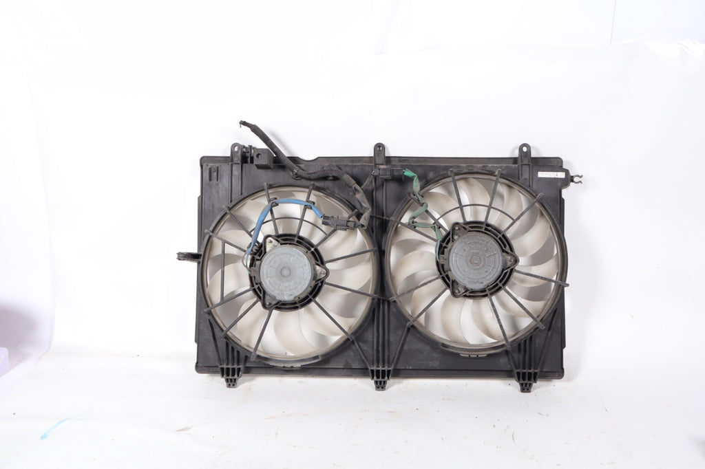 2016 - 2020 MITSUBISHI OUTLANDER 2.4L RADIATOR COOLING FAN MOTOR & SHROUD OEM