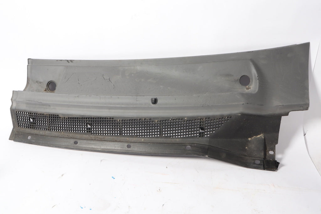 04-15 Nissan Titan Armada Front Left Windshield Top Cowl Cover 66811-7S000 OEM