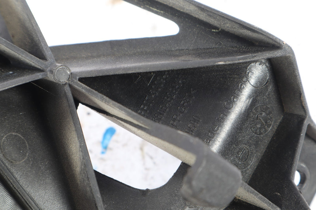 2011-2020 DODGE GRAND CARAVAN FRONT LEFT DRIVER SIDE FENDER BRACKET SUPPORT OEM