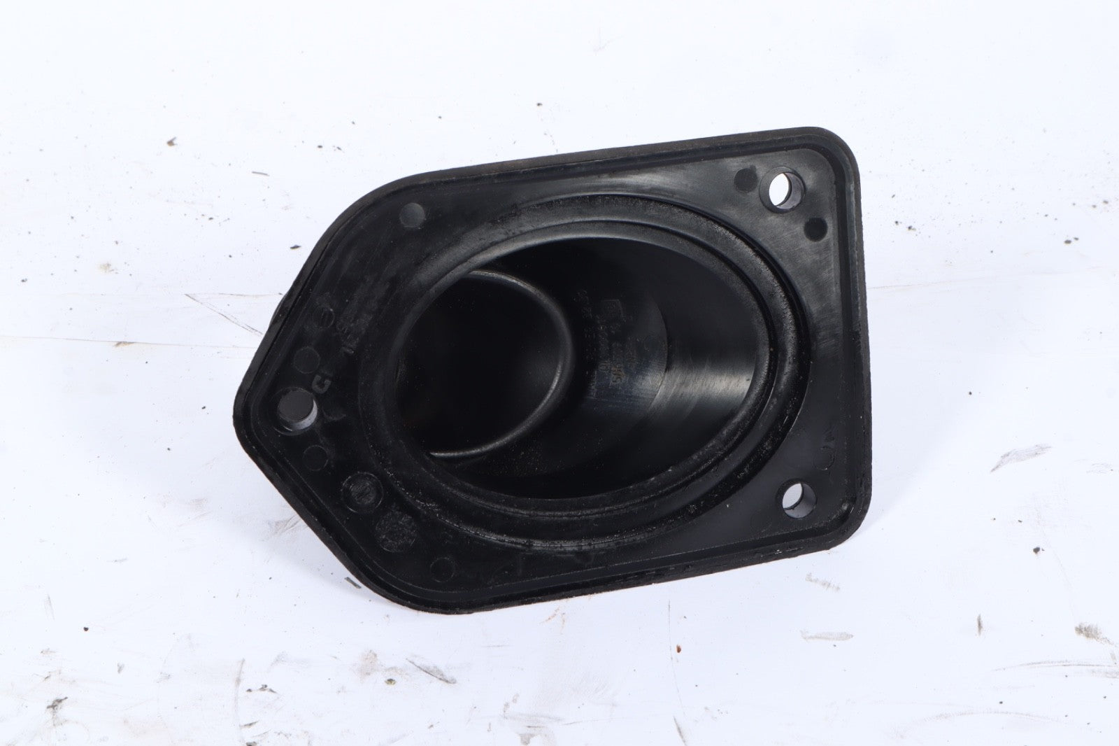 LAND ROVER RANGE ROVER STEERING COLUMN SHAFT BULKHEAD PLASTIC MOUNT SEAL OEM