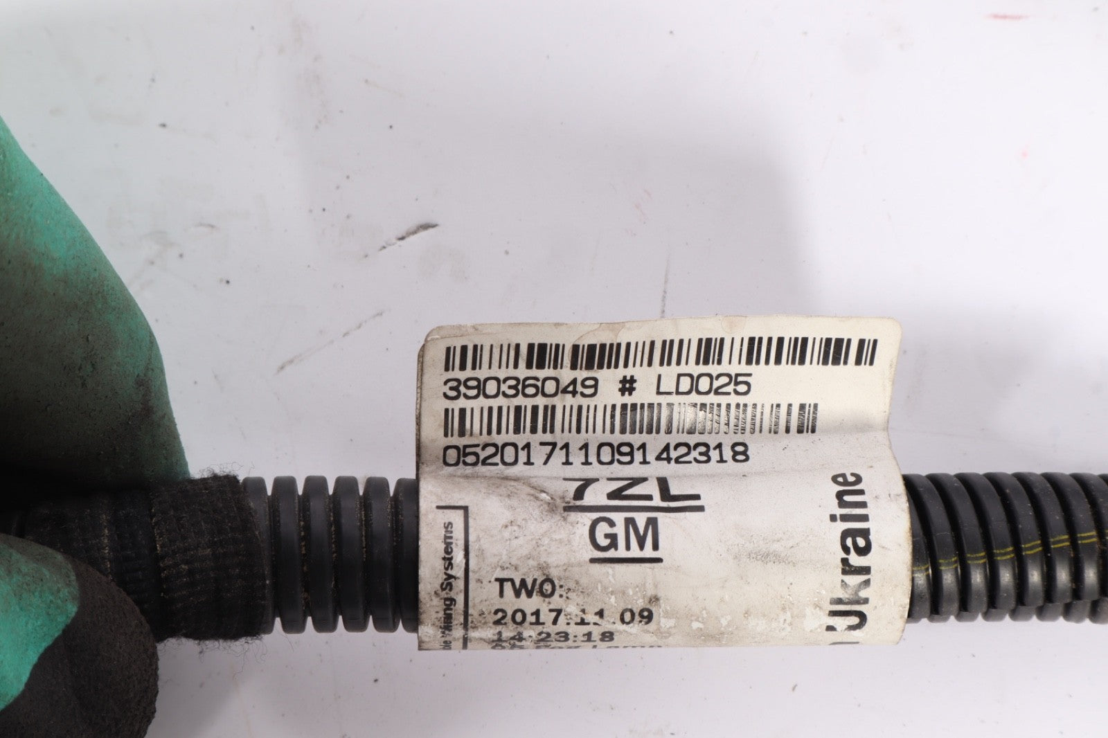 2016-19 Buick Cascada Front Bumper Wiring Harness Parking HAS DamageOEM 39036049