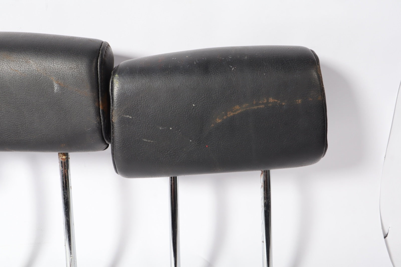 2005-2007 NISSAN ARMADA BLACK LEATHER HEADRESTS SET OEM