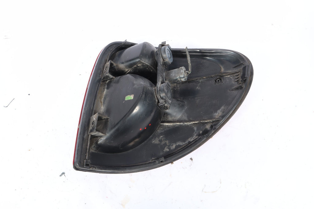 2001-2003 DODGE GRAND CARAVAN TAIL LIGHT LAMP ASSEMBLY LEFT DRIVER SIDE OEM