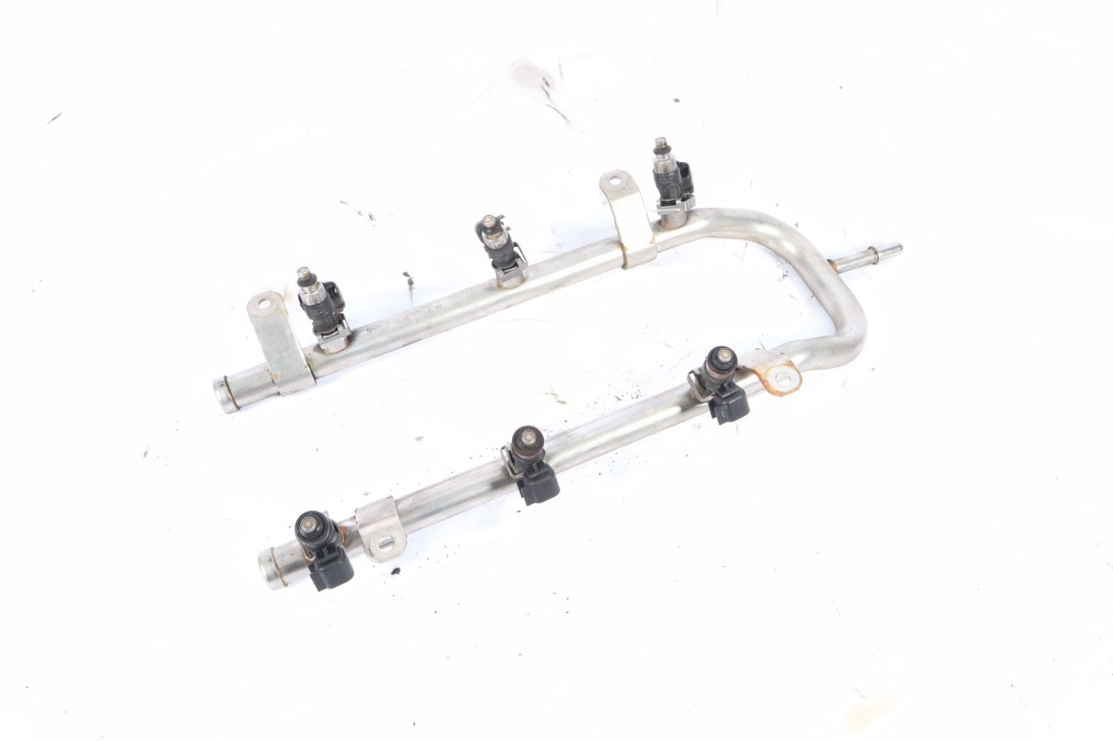 2008-2012 FORD TAURUS 3.5L ENGINE FUEL INJECTOR FUEL RAIL 7T4E9F797JA OEM