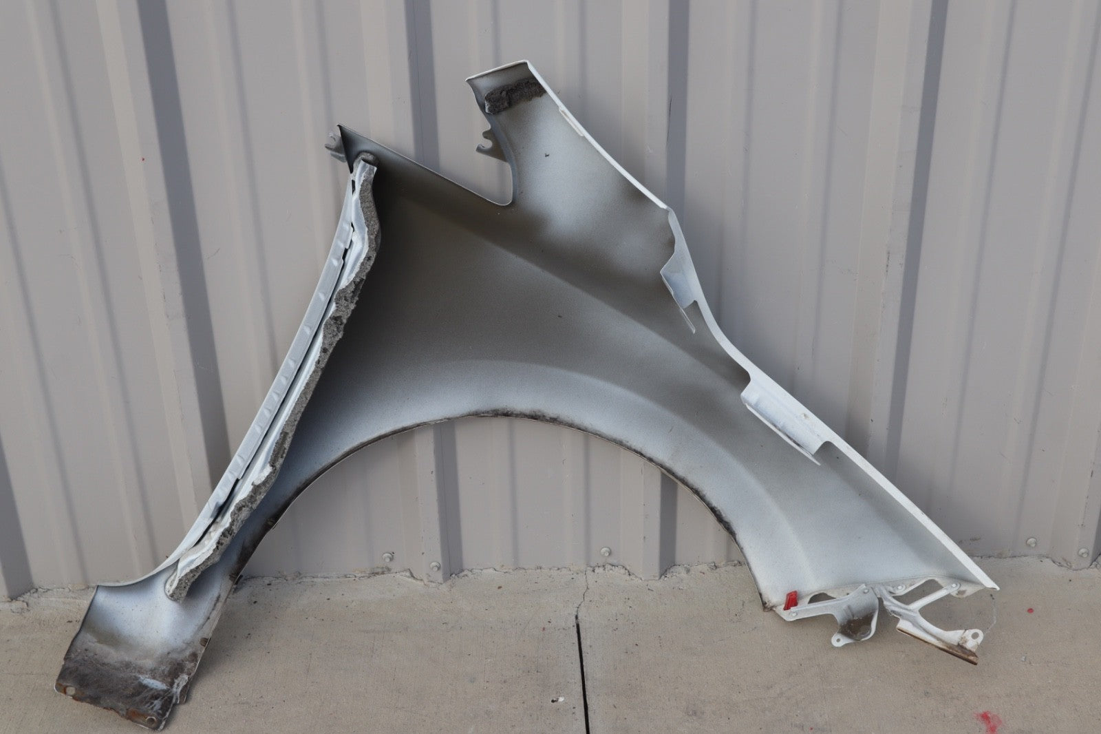 2013-2017 NISSAN LEAF DRIVER LEFT FRONT FENDER OEM