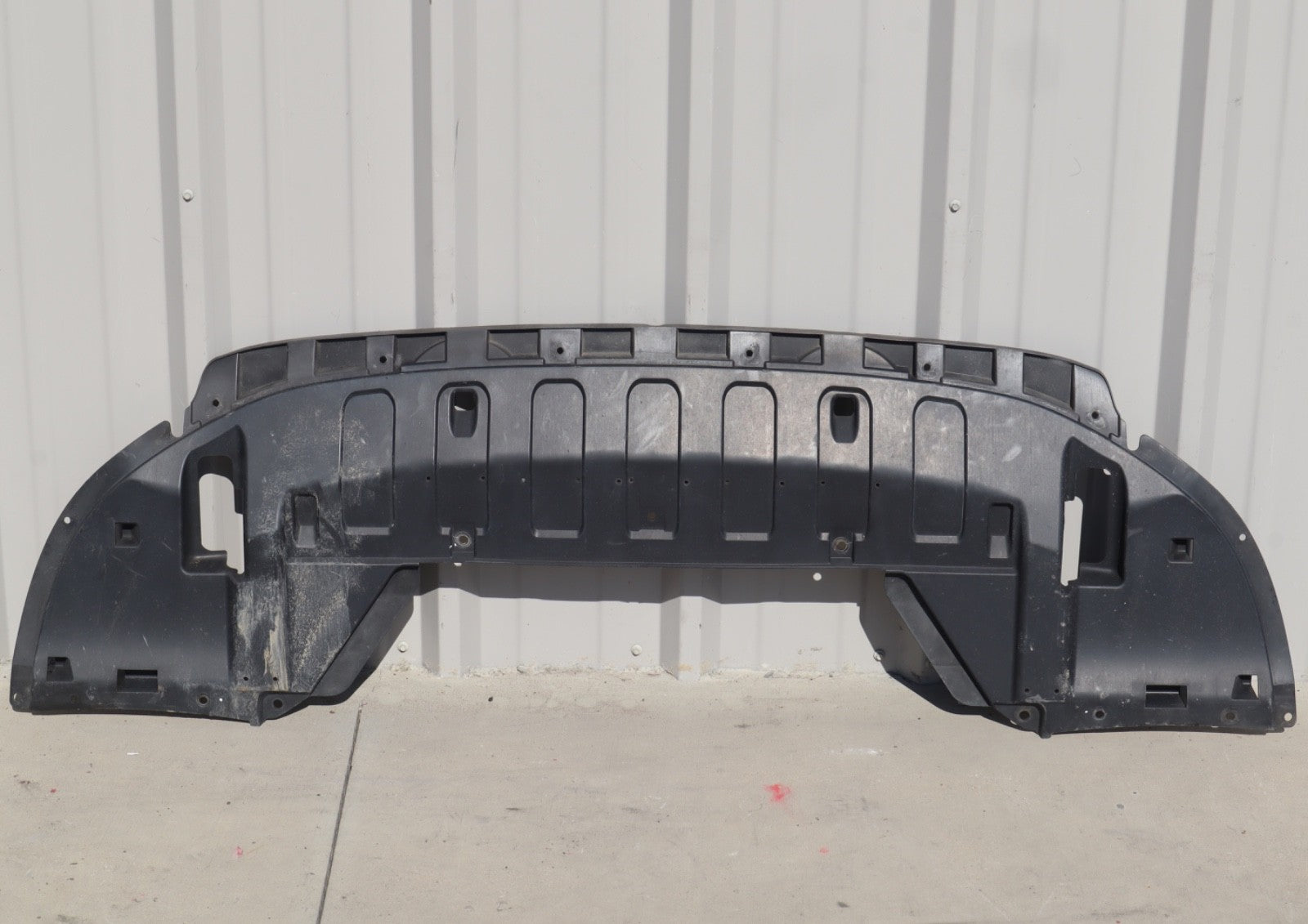 2014 - 2020 MITSUBISHI OUTLANDER FRONT BUMPER UNDER TRAY SPLASH GUARD COVER OEM