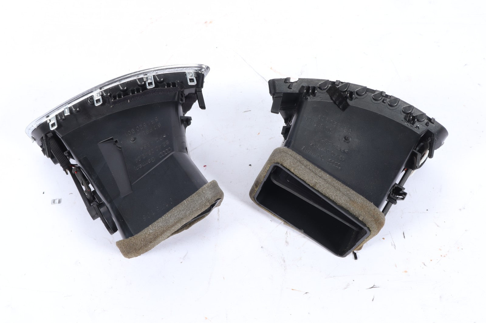 2009-2017 AUDI Q5 DASH AIR VENT SET LEFT RIGHT OEM 8R1820901 8R1820902