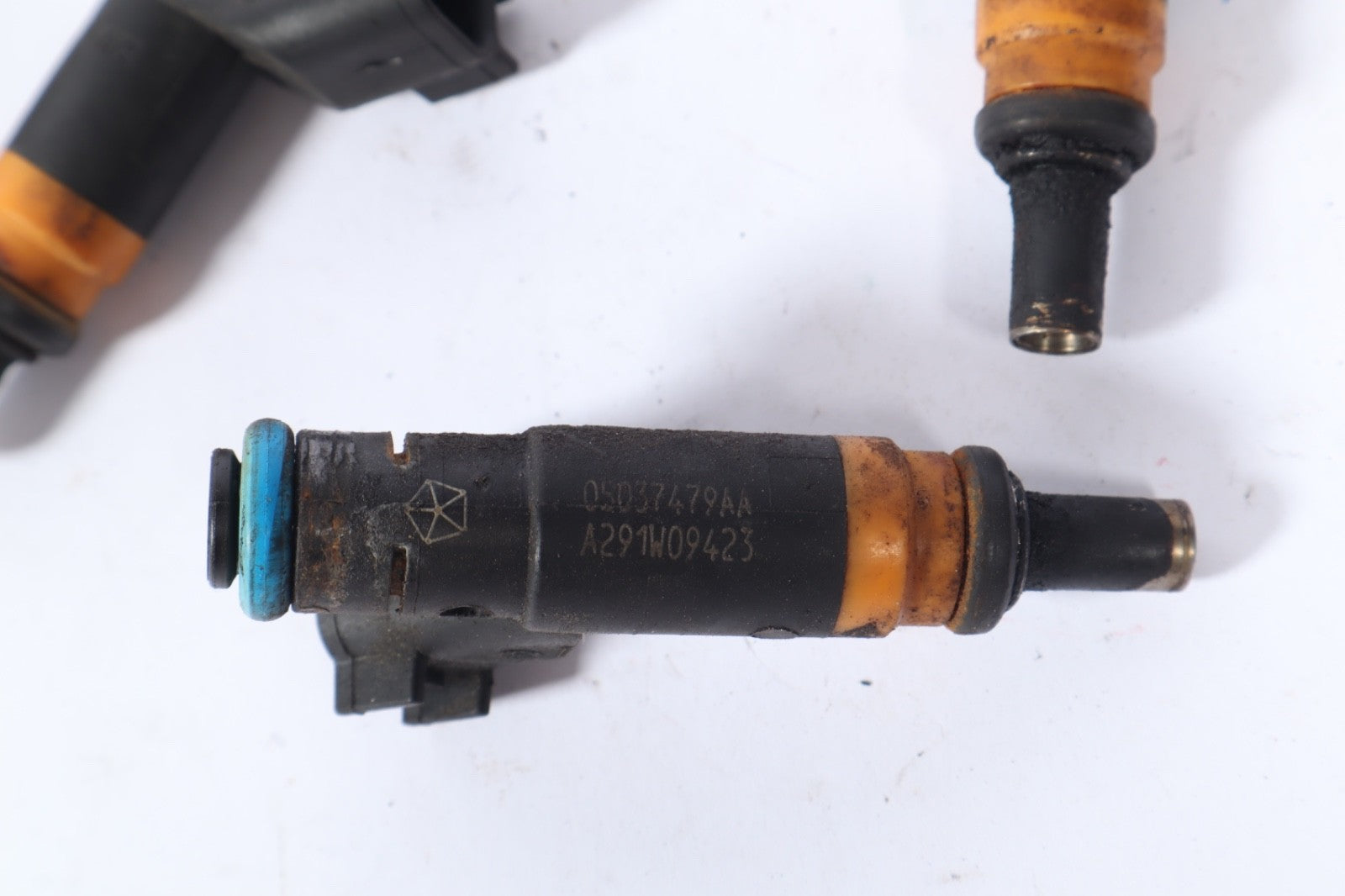 2008-2018 DODGE CHALLENGER 5.7/6.1L SRT8 FUEL x 6 INJECTORS OEM