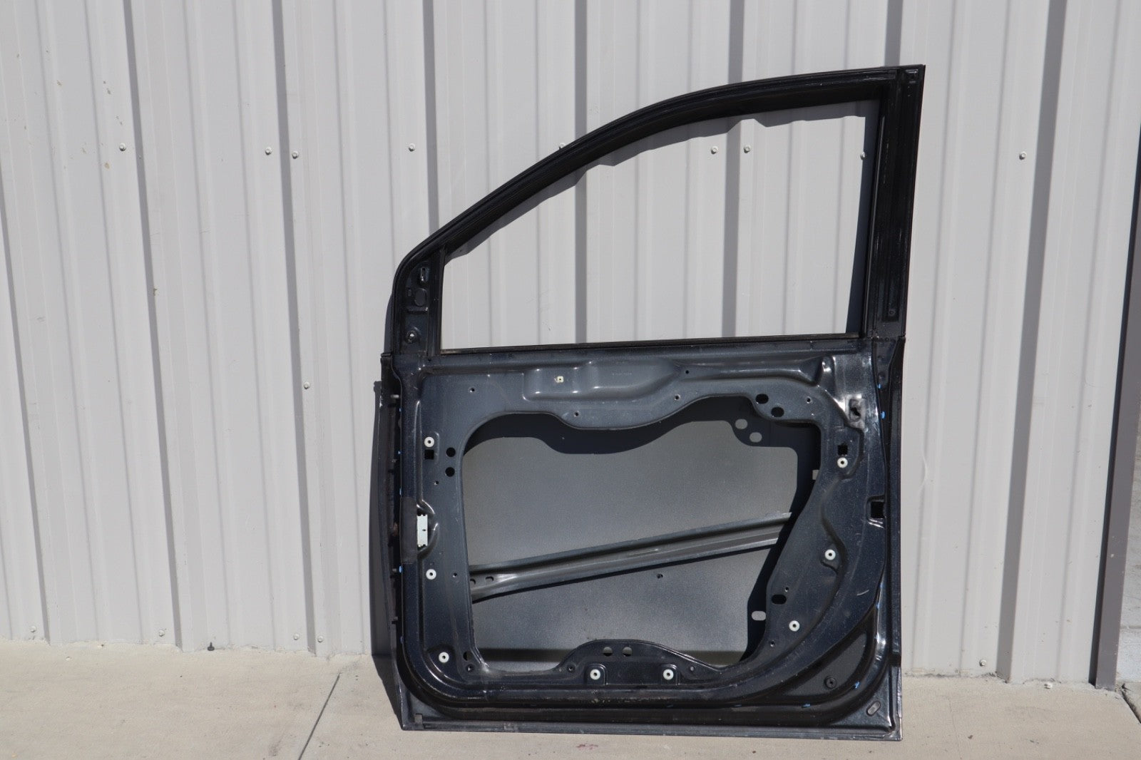 2011-2020 DODGE GRAND CARAVAN FRON RIGHT PASSENGER SIDE DOOR OEM ONLY PICK UP!!!
