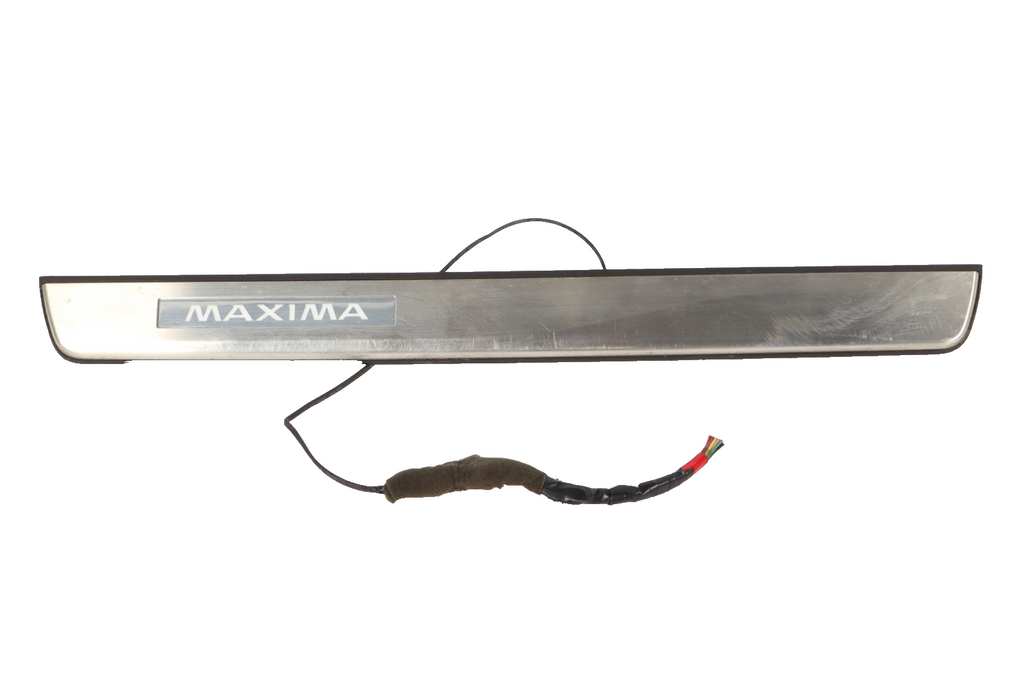 2016-2022 NISSAN MAXIMA FRONT RIGHT  ILLUMINATED KICK PLATE TRIM PIECE OEM