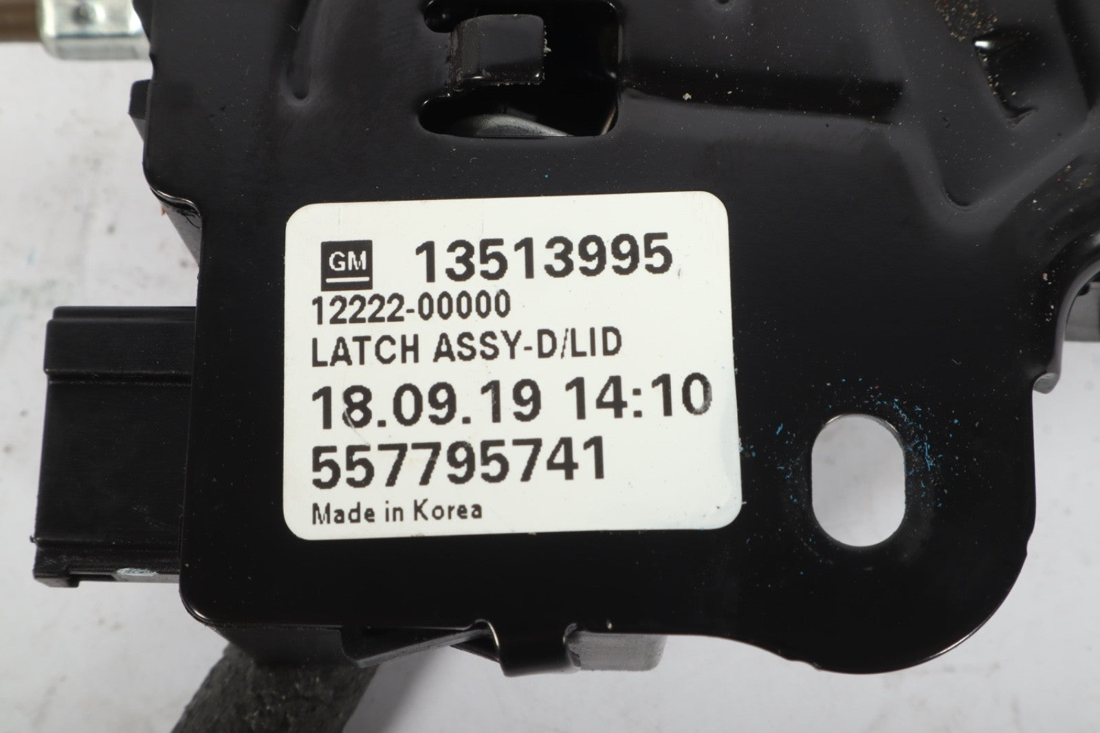 2016-2019 BUICK CASCADA TRUNK LATCH W/RELEASE CABLE OEM 13513995