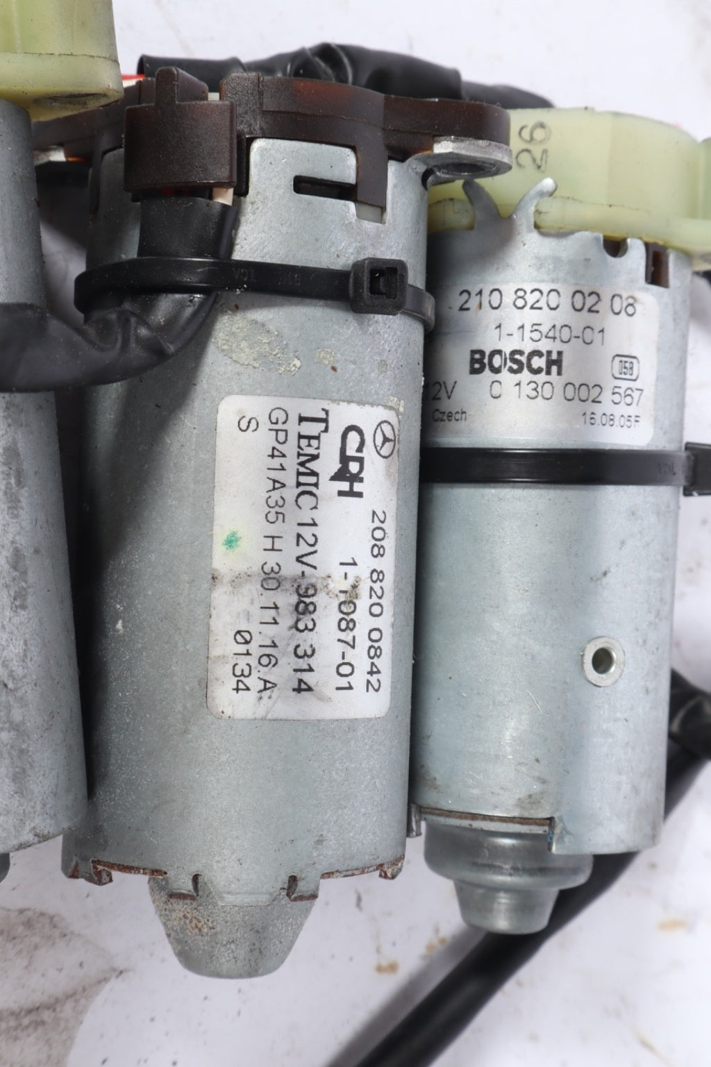  98-03 Mercedes W208 CLK430 CLK320 Front Right Seat Adjustment Control Motor OEM