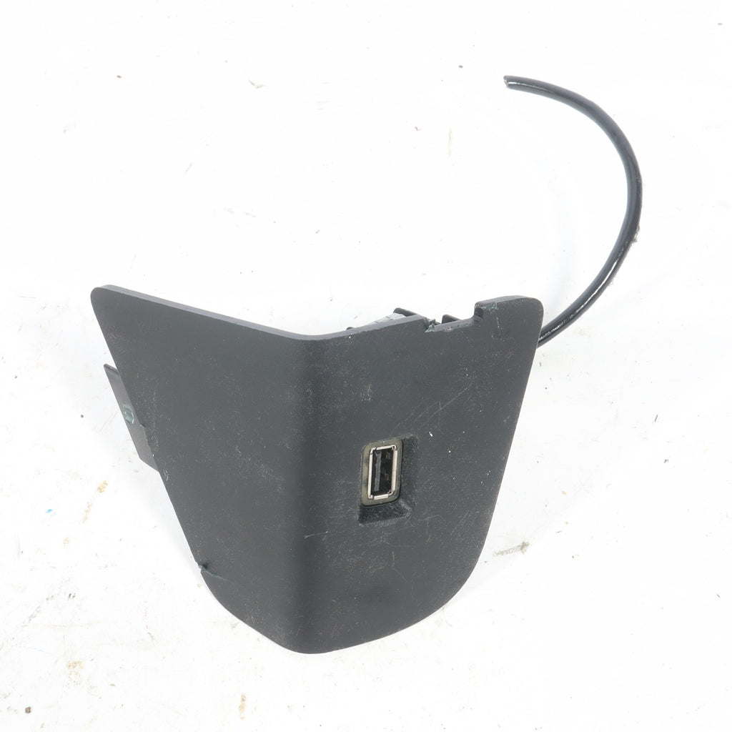 2019 DODGE GRAND CARAVAN USB PORT OEM