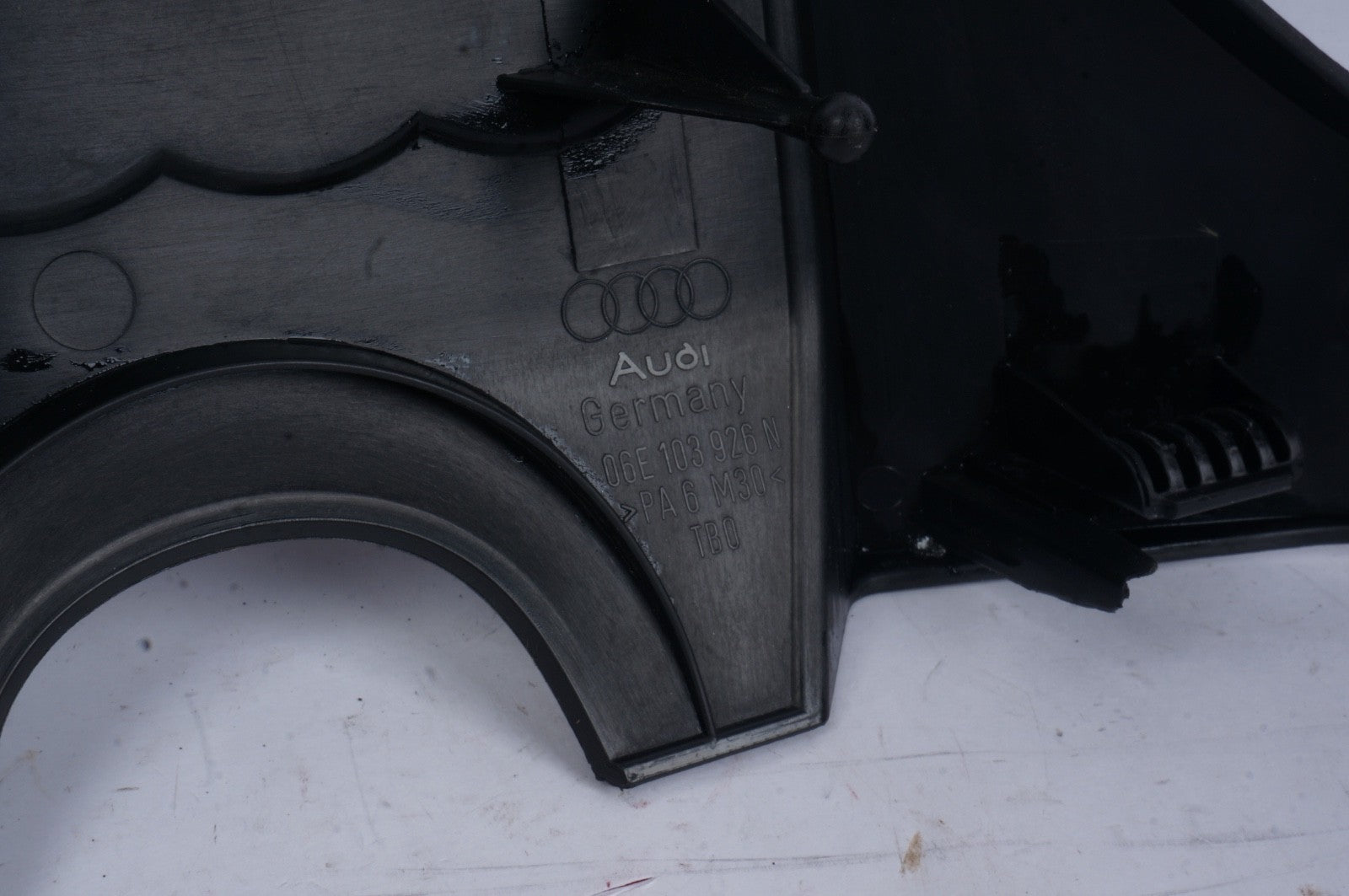 2011 - 2015  Audi A6 A7 Engine Cover